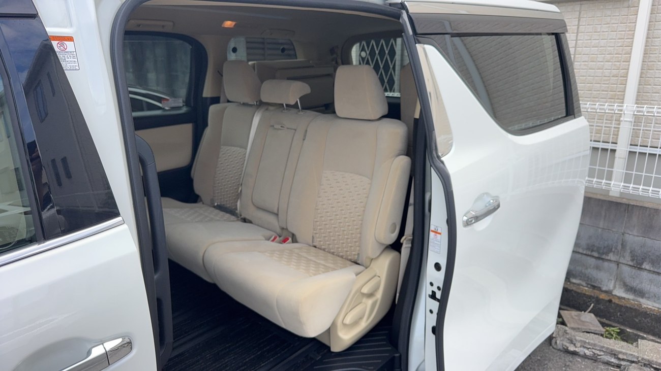 アルファード 車内